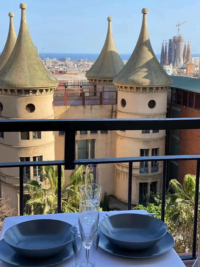 Amazing Sea And Sagrada Familia Views Homey Apartment Barcelona Spain