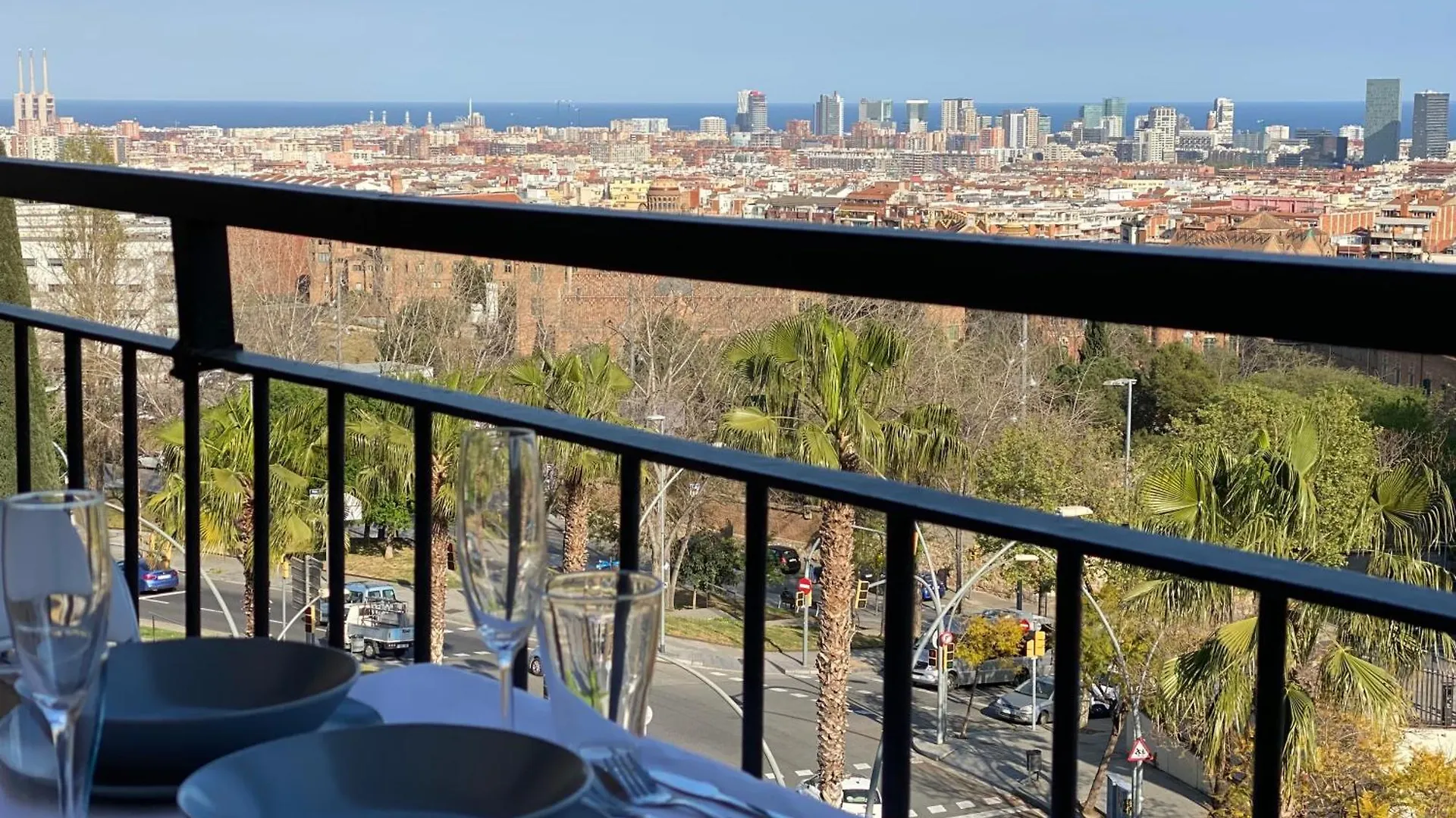 Amazing Sea And Sagrada Familia Views Homey Apartment Barcelona