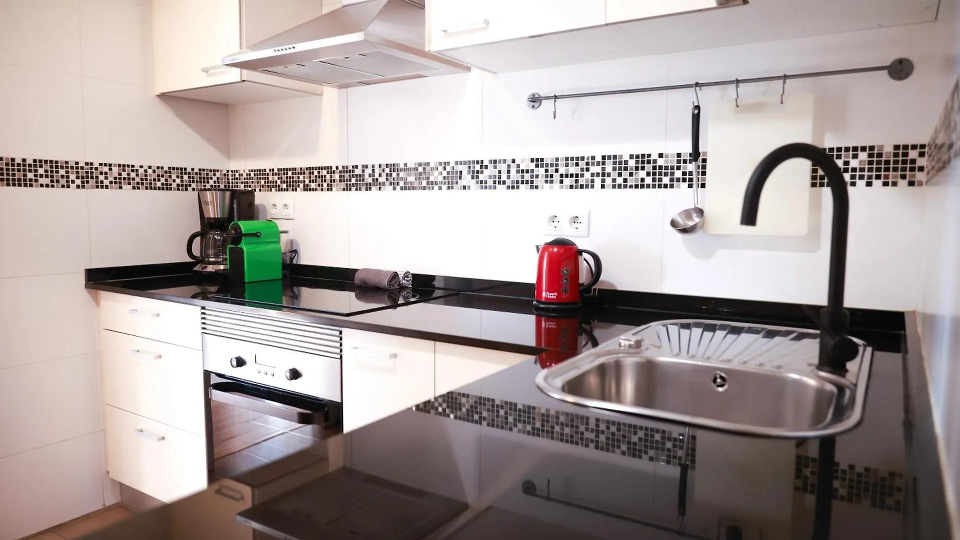 Amazing Sea And Sagrada Familia Views Homey Apartment Barcelona 0*,  Spain