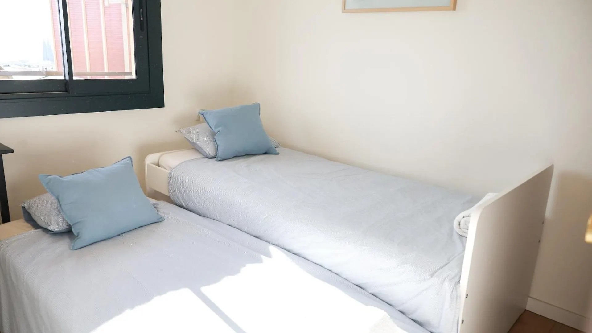 Amazing Sea And Sagrada Familia Views Homey Apartment Barcelona